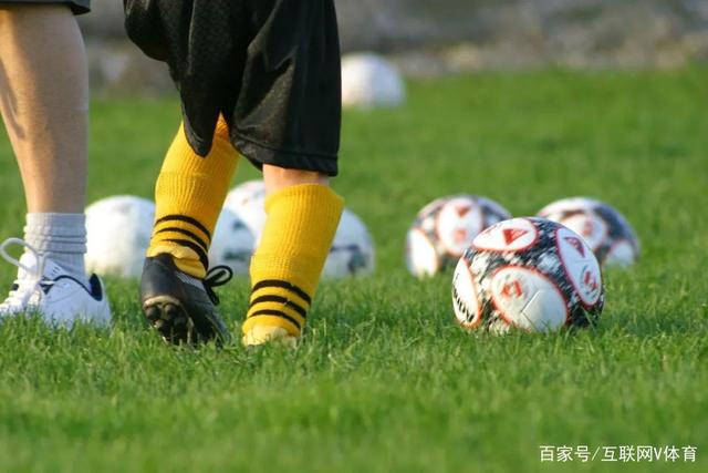 亚运男足：中国队1-2不敌韩国，王钰栋首开纪录