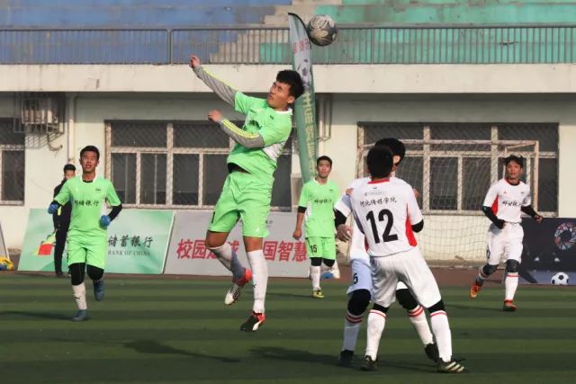 官方：波尔图签下韩国中场球员黄仁范，转会费450万欧