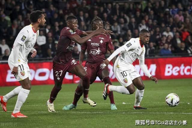 ESPN统计梅罗最新进球数：梅西1159场917球，C罗1328场975球
